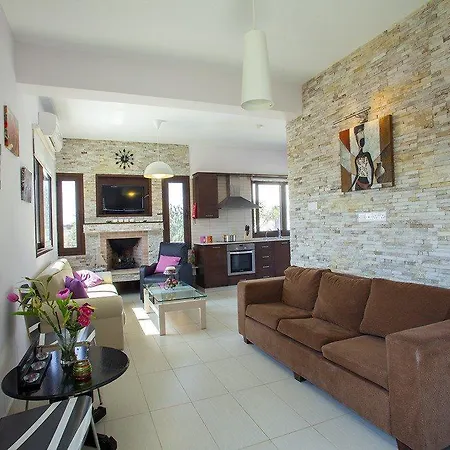 “at Last Your Luxury In - Greco's Grove” פרוטאראס